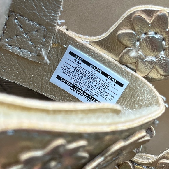 Carter’s Metallic Gold Baby/Toddler Sandals Size 5 - Picture 2 of 4